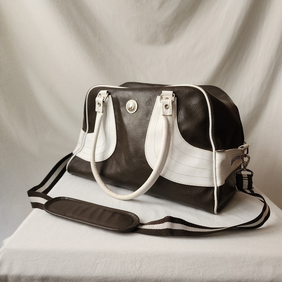 lululemon athletica Handbags - Vtg Lululemon Gym Bag Yogo Gorpcore Athleasure Active 00s Classic Leather Duffel